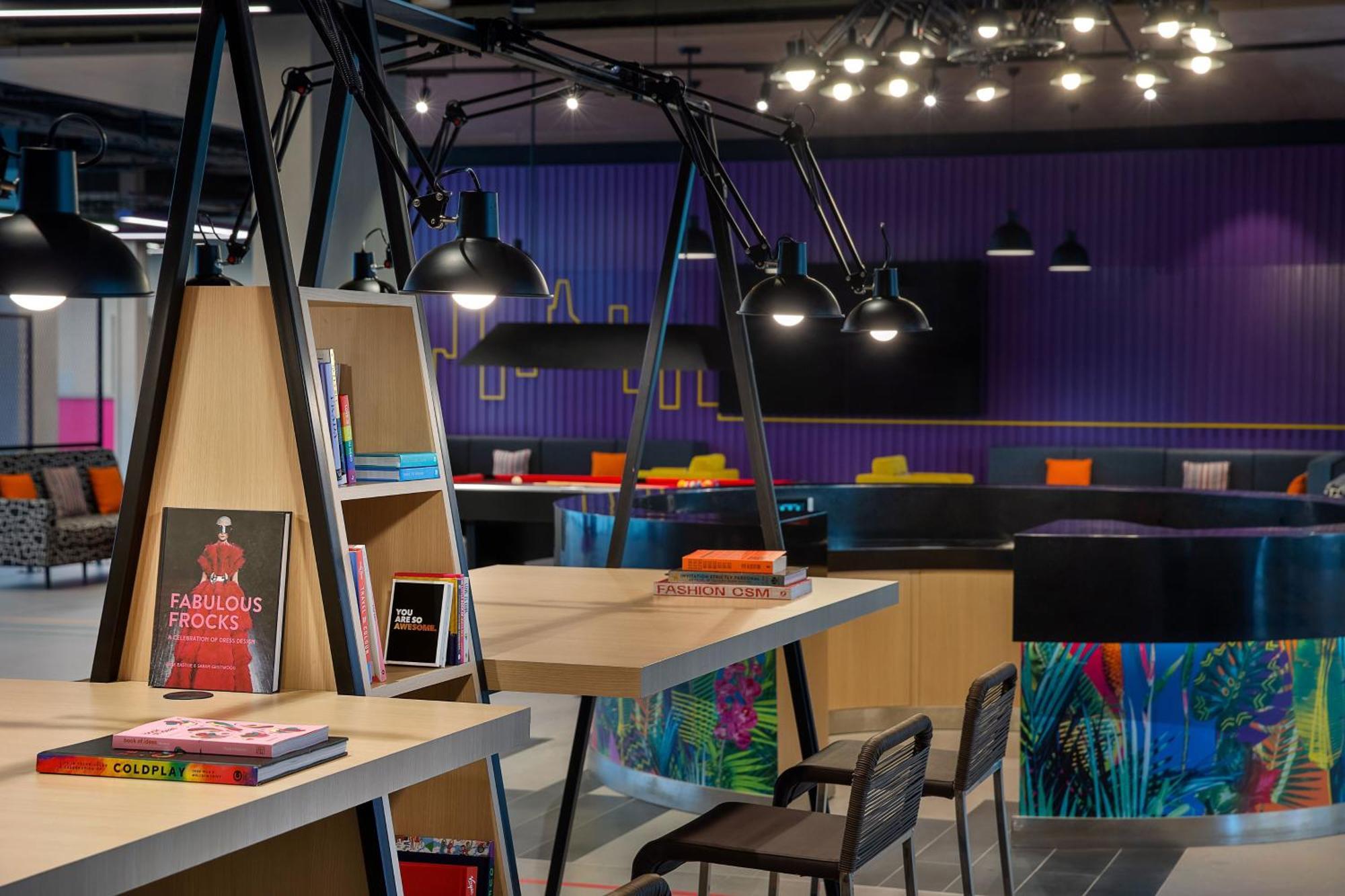 Готель Aloft Dubai Airport Екстер'єр фото