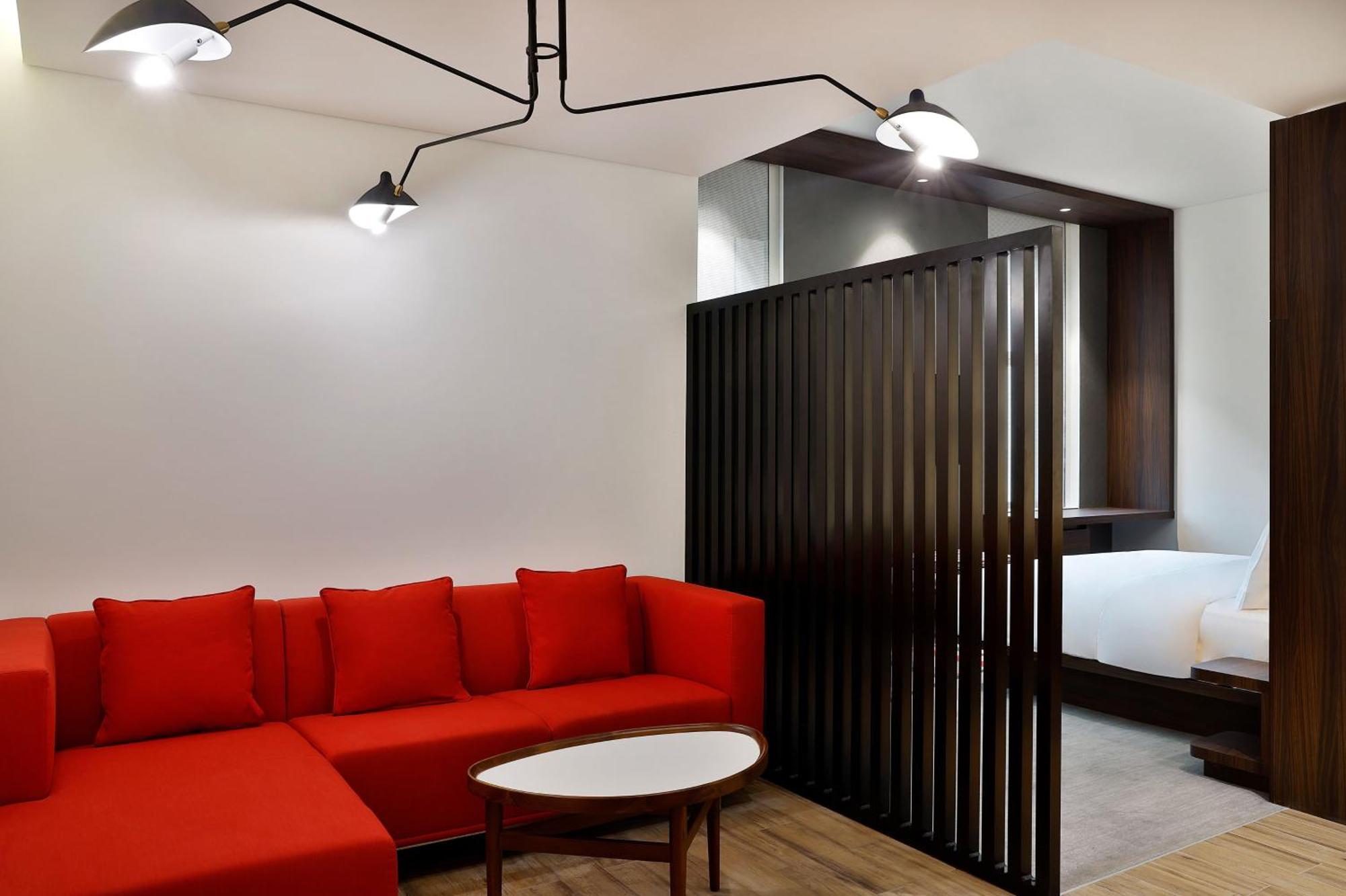 Готель Aloft Dubai Airport Екстер'єр фото