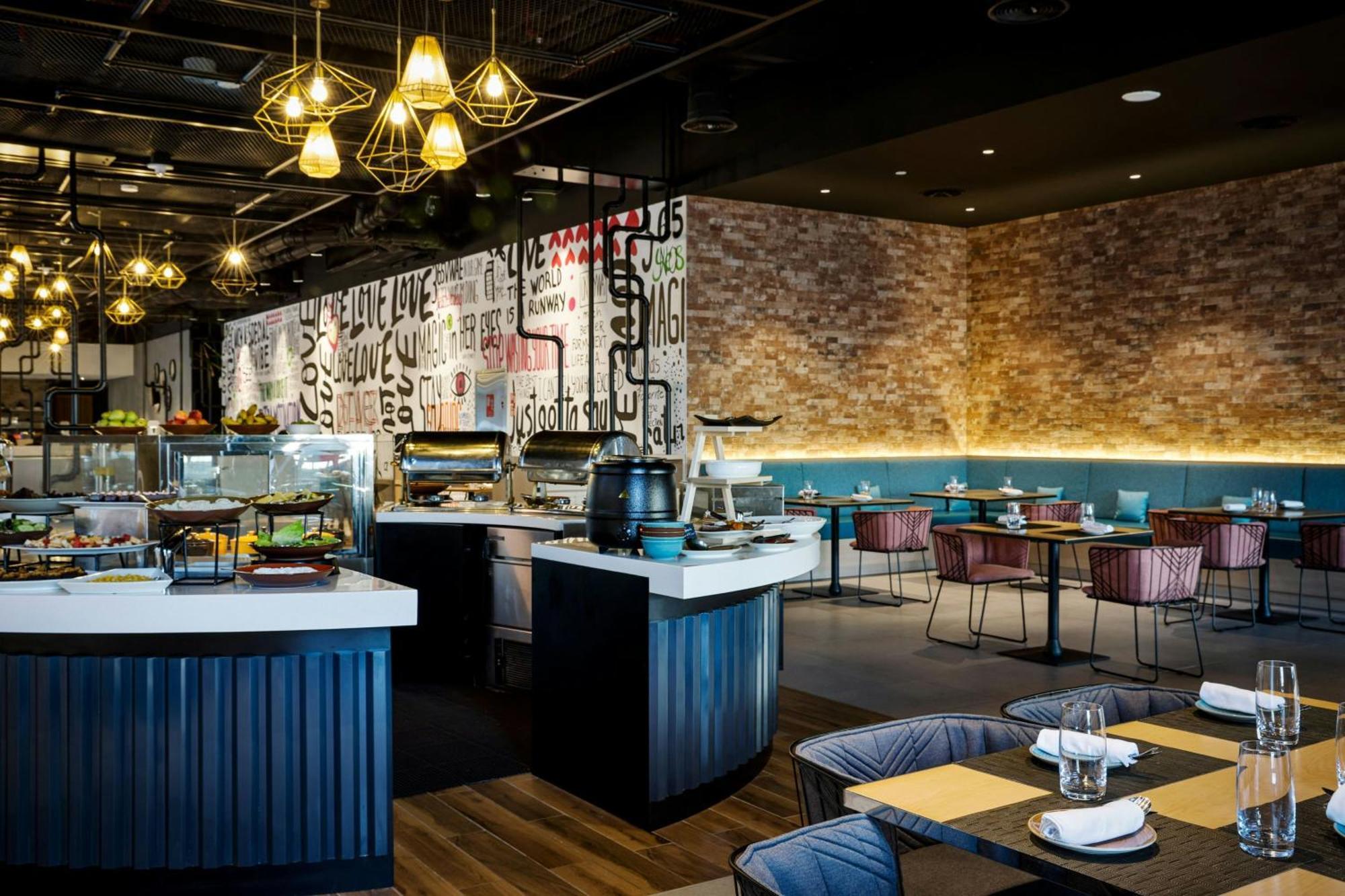 Готель Aloft Dubai Airport Екстер'єр фото