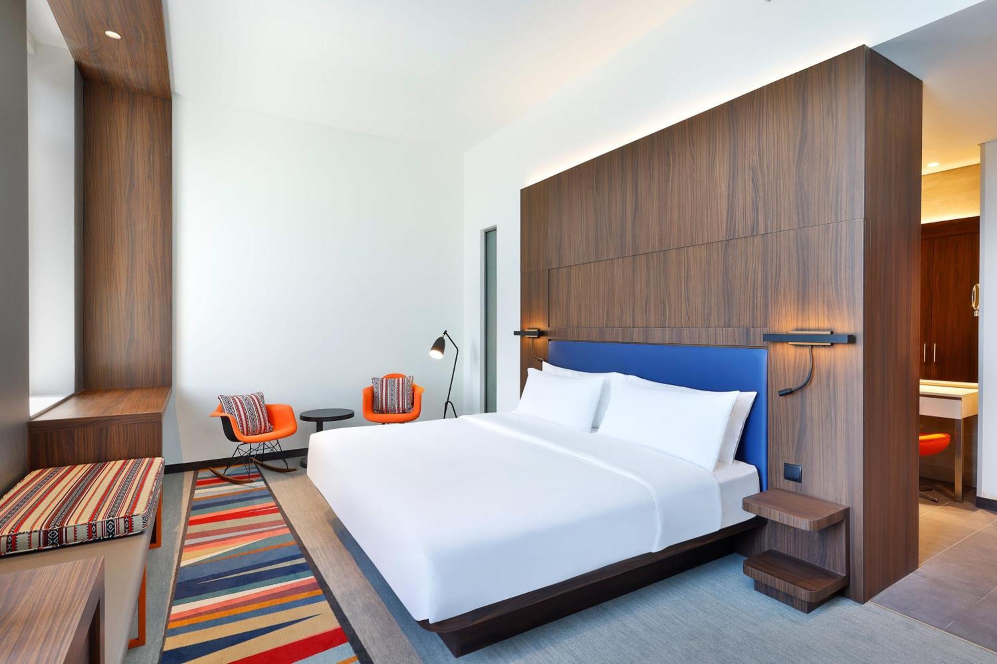 Готель Aloft Dubai Airport Екстер'єр фото