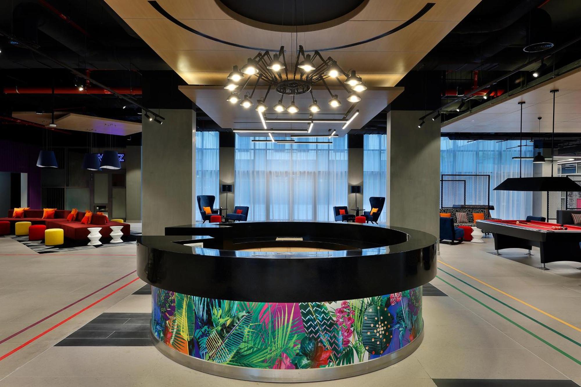 Готель Aloft Dubai Airport Екстер'єр фото
