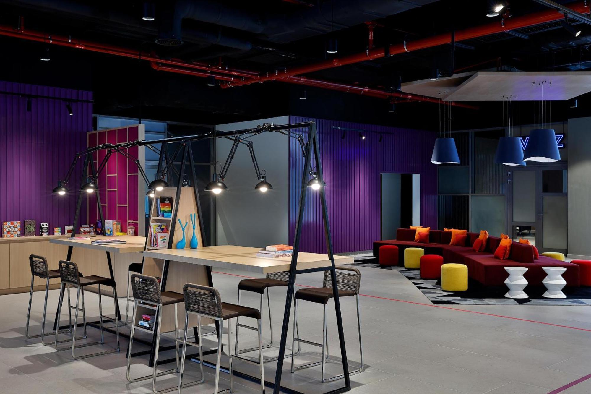 Готель Aloft Dubai Airport Екстер'єр фото
