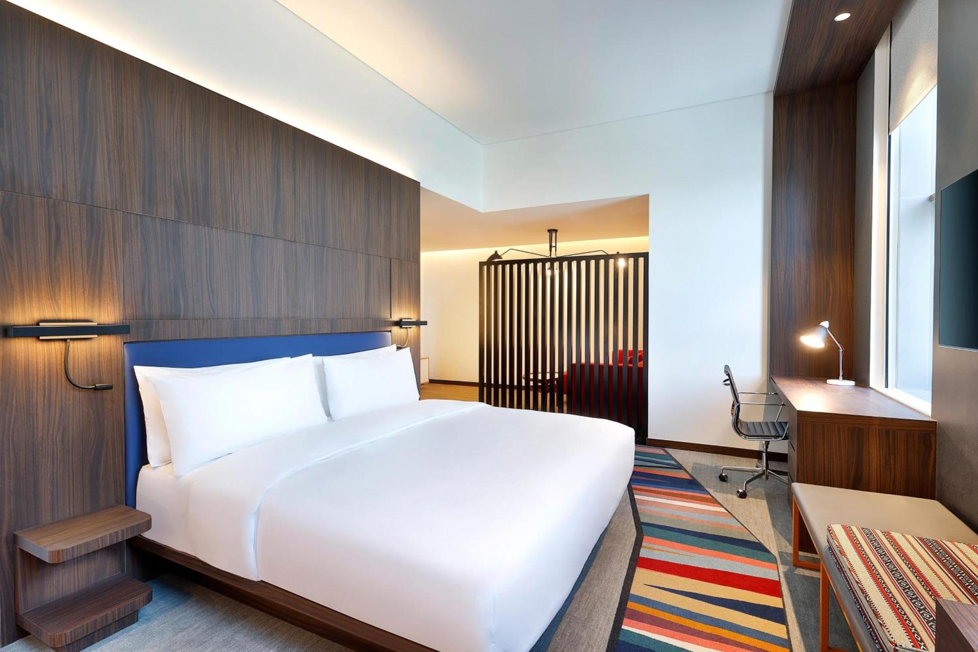 Готель Aloft Dubai Airport Екстер'єр фото