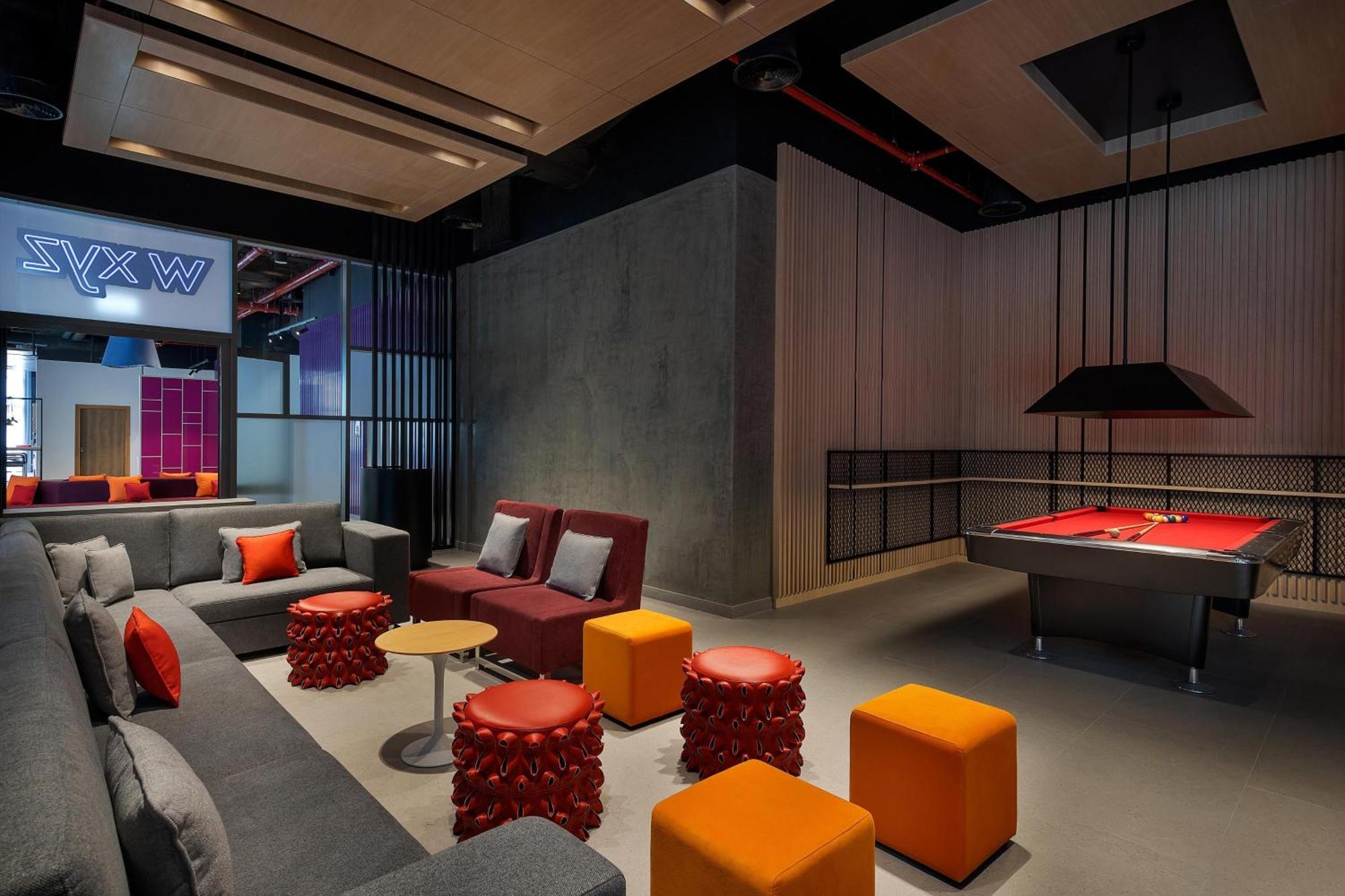 Готель Aloft Dubai Airport Екстер'єр фото